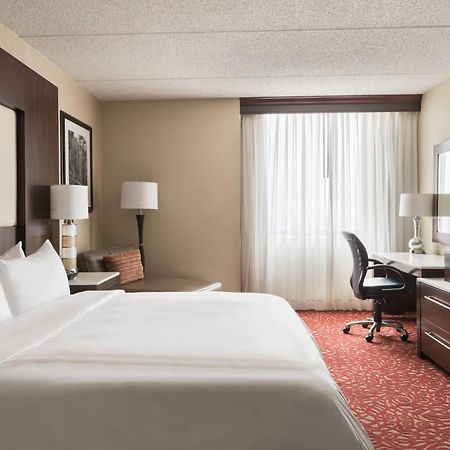 Отель Chicago Marriott Northwest Хоффман-Эстейтс Экстерьер фото