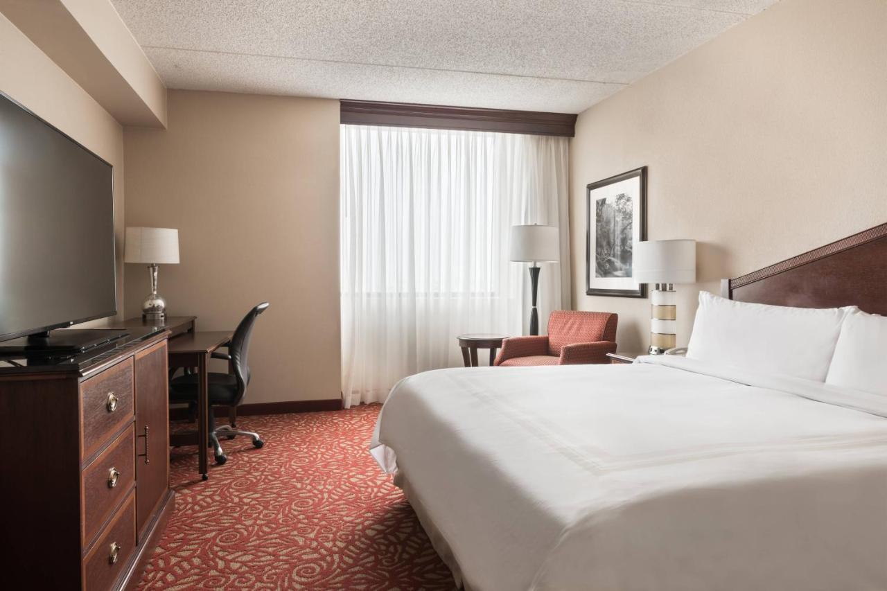 Отель Chicago Marriott Northwest Хоффман-Эстейтс Экстерьер фото