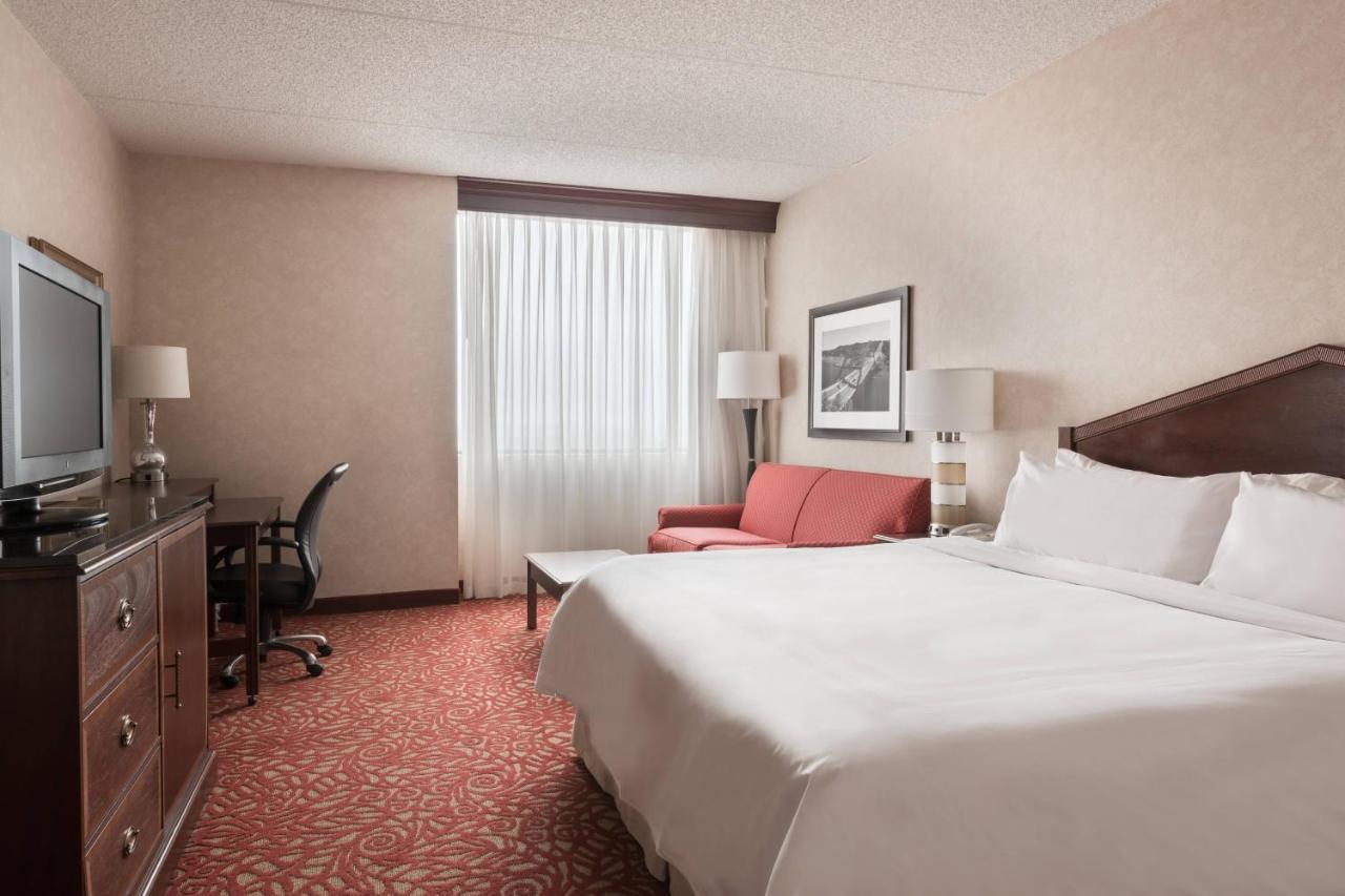 Отель Chicago Marriott Northwest Хоффман-Эстейтс Экстерьер фото