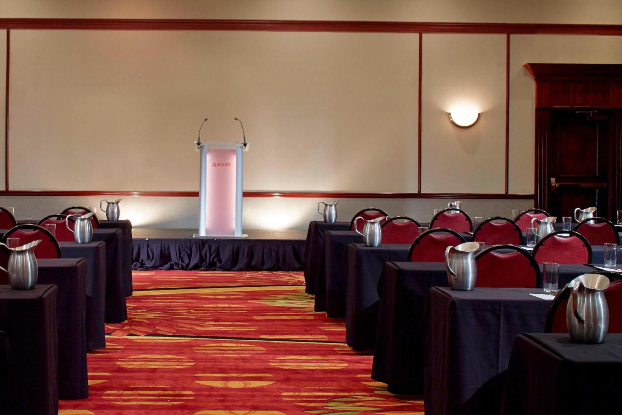 Отель Chicago Marriott Northwest Хоффман-Эстейтс Экстерьер фото