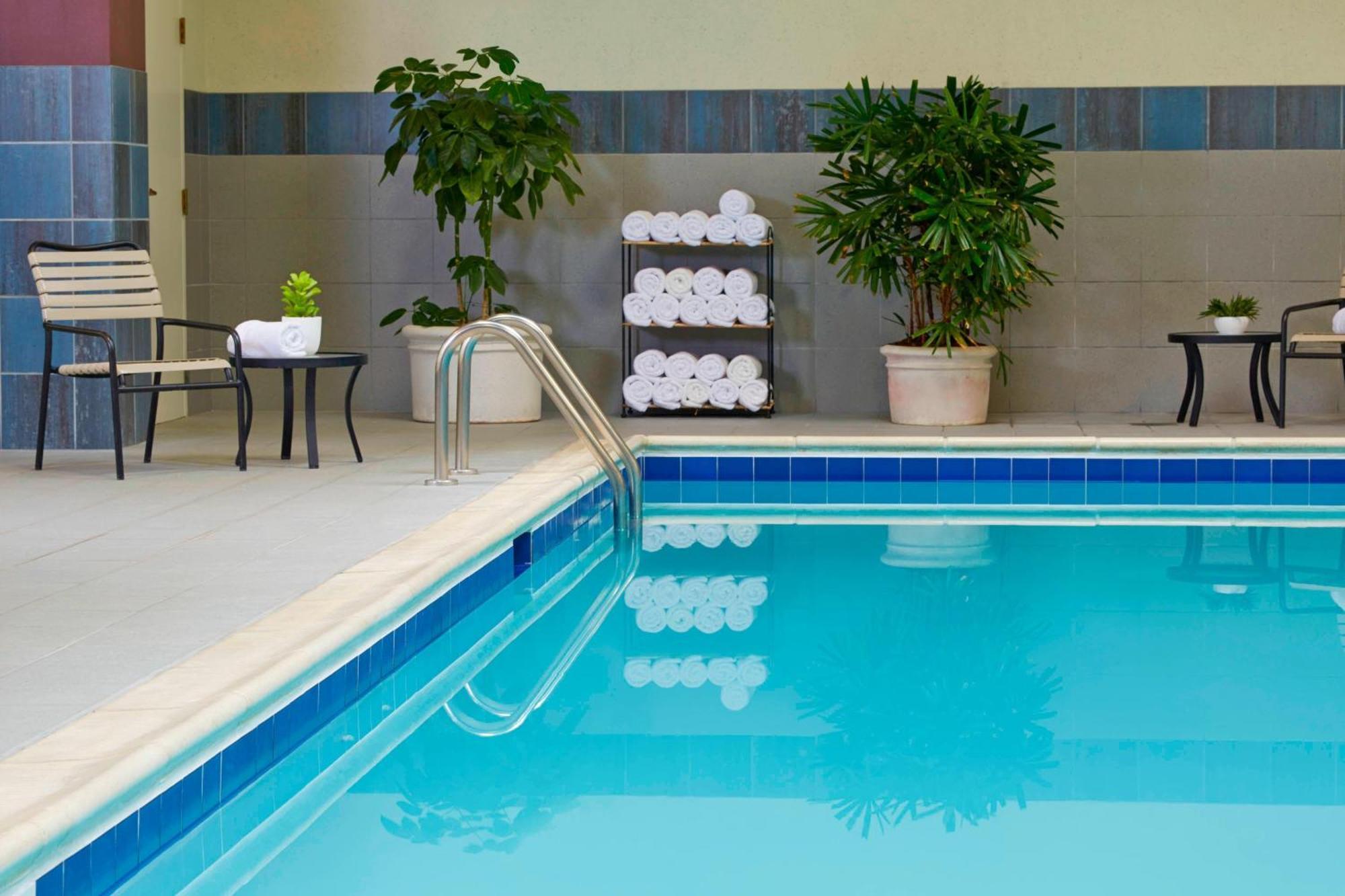 Отель Chicago Marriott Northwest Хоффман-Эстейтс Экстерьер фото