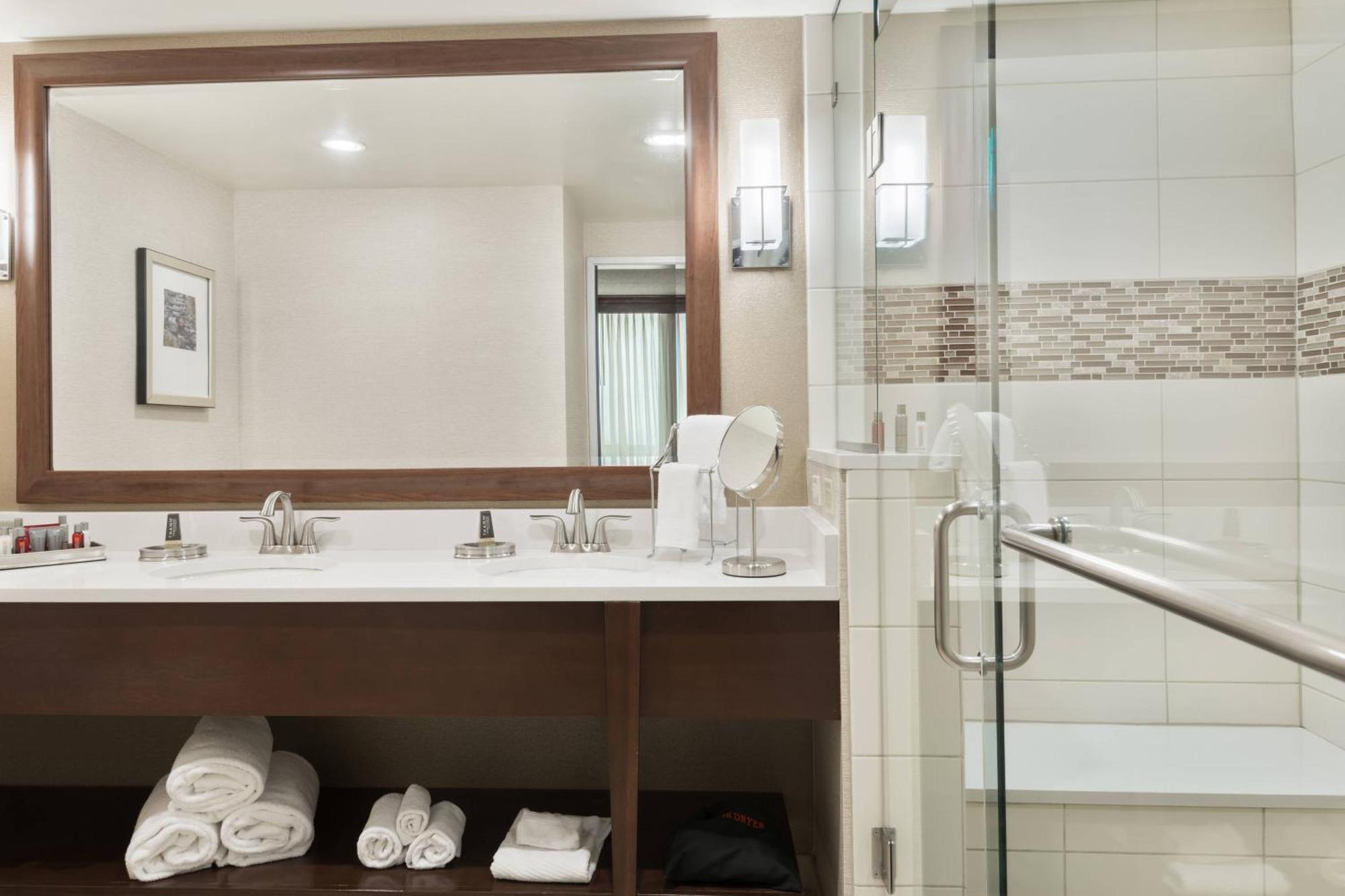Отель Chicago Marriott Northwest Хоффман-Эстейтс Экстерьер фото