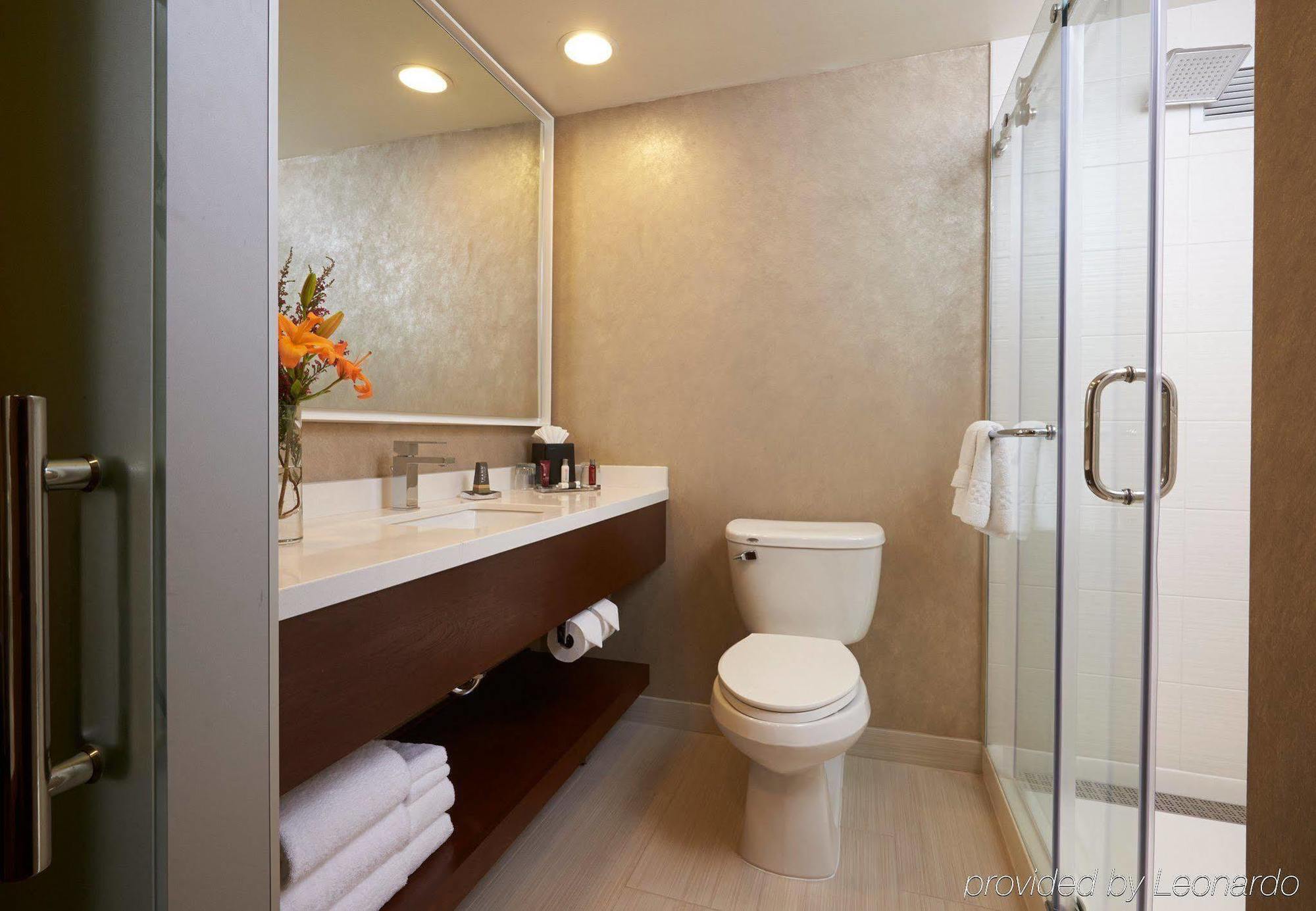 Отель Chicago Marriott Northwest Хоффман-Эстейтс Экстерьер фото