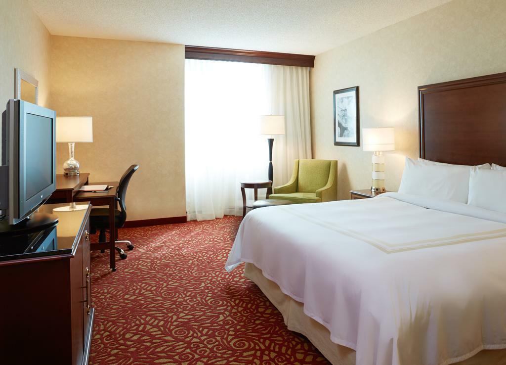 Отель Chicago Marriott Northwest Хоффман-Эстейтс Экстерьер фото