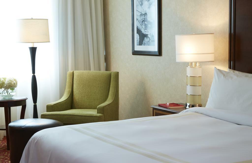 Отель Chicago Marriott Northwest Хоффман-Эстейтс Экстерьер фото